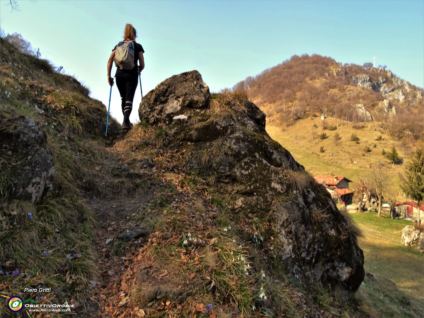 29 Vista sul Monte Zucco.JPG -                                